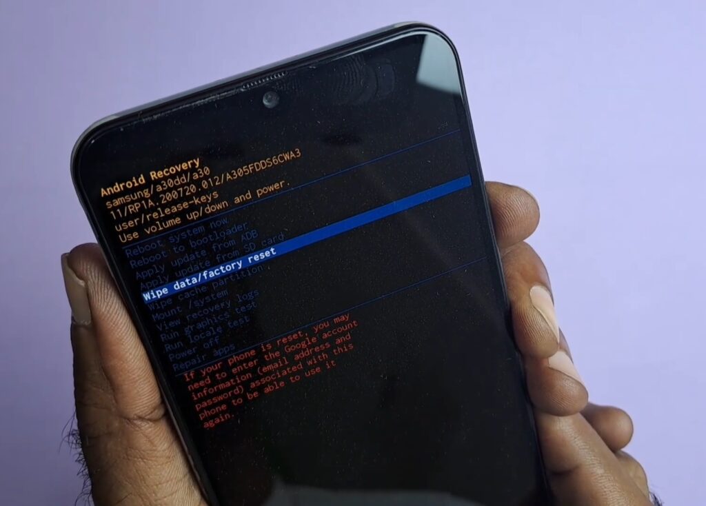 wipe data/factory reset in bootloader highlighted
